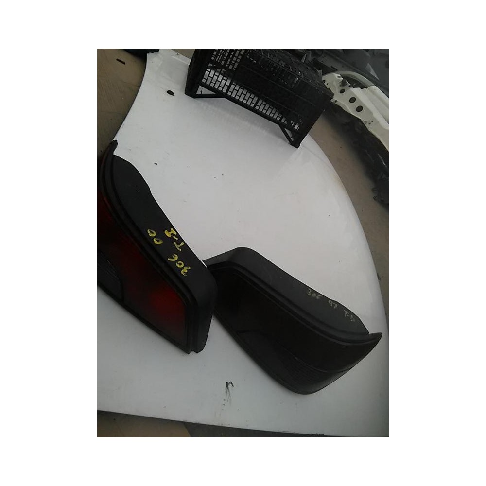 Juego de pilotos traseros Peugeot 306 Break (7E) (1997-2000) 1.9 D (69 cv) Juego de pilotos traseros Peugeot 306 Break (7E) (1997-2000) 1.9 D (69 cv)