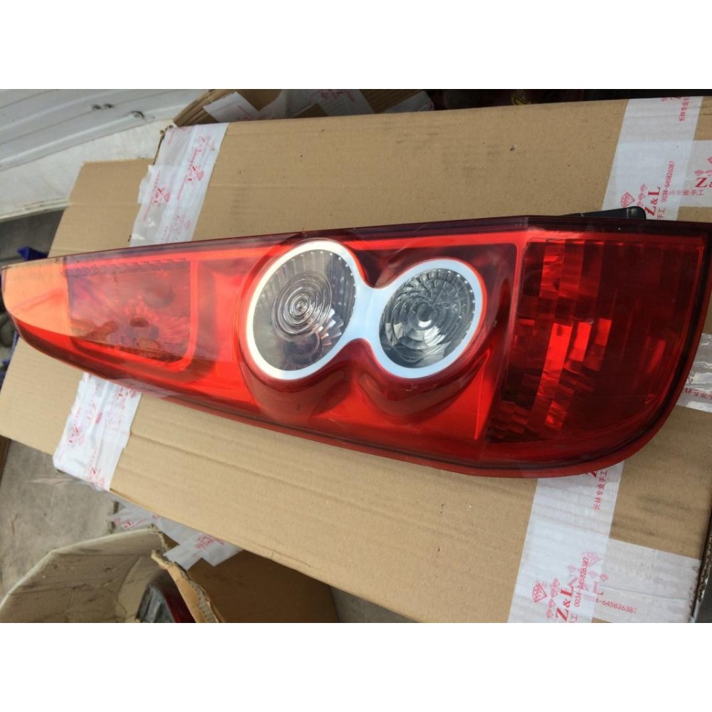 Piloto trasero izquierdo Ford Fiesta VII (2008-2013) 1.6 TDCi (75 cv)