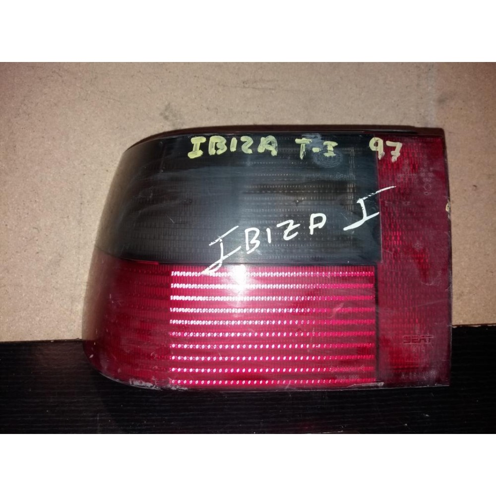 Piloto trasero izquierdo Seat Cordoba I (1993-1999) 1.6 i (75 cv) Piloto trasero izquierdo Seat Cordoba I (1993-1999) 1.6 i (75 cv)