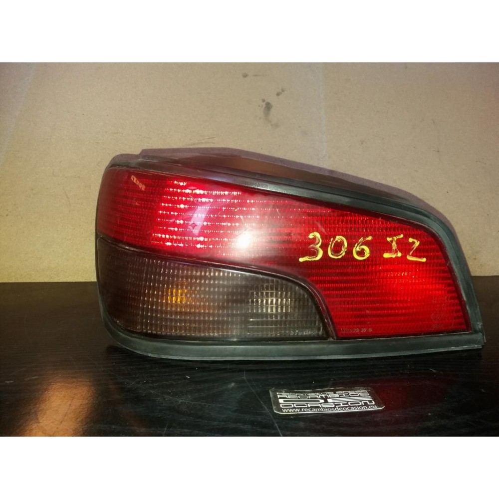 Piloto trasero izquierdo Peugeot 306 (7B) (1994-2000) 1.9 D (75 cv)