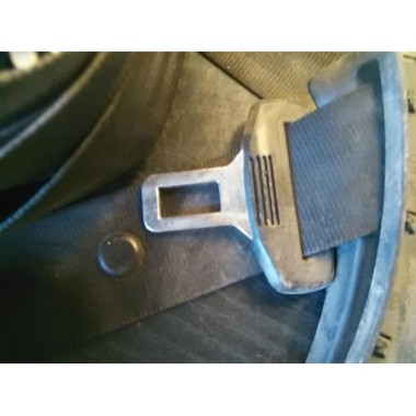 Cinturon seguridad trasero izquierdo Volkswagen Passat (B6) 1.9 TDI (105 cv)