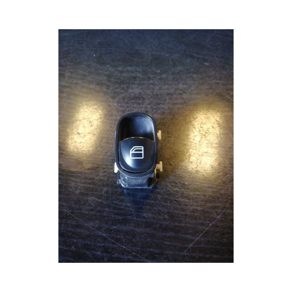 Mando elevalunas trasero derecho Mercedes Benz Clase C (W203) C 200 CDI (136 cv)